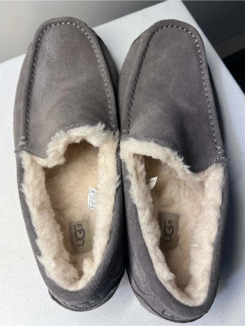 UGG classic slip